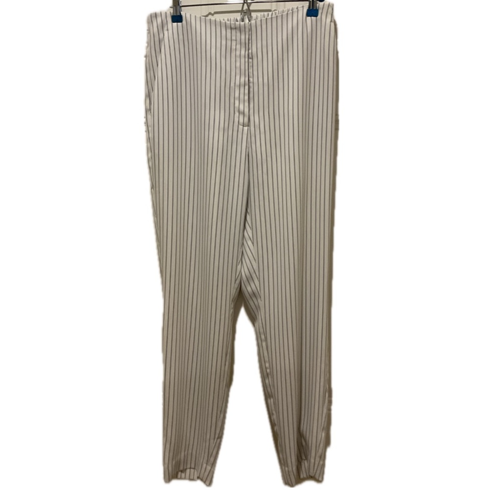 Express Cream Pinstripe Paints